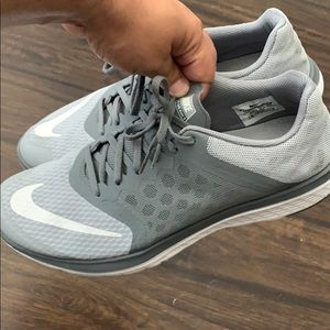 Nike FS Lite Run 3 Sneakers